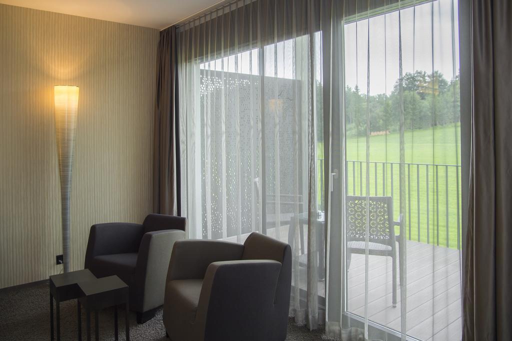 Small Luxury Hotel Wellnesshotel Golfpanorama 리퍼스빌 외부 사진
